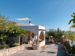 Elia's House Traditional & Cozy by 8essentially